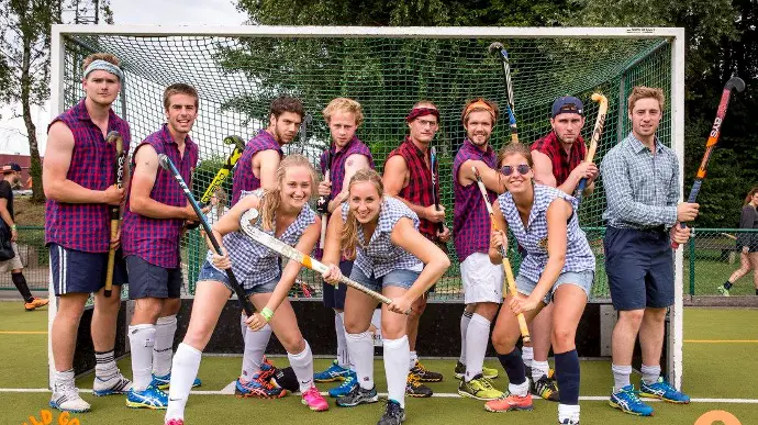 FieldGood Hockey Tournament Louvain-la-Neuve Club fieldhockey Belgique tournoi all-inclusive sport folklore déguisement DYI