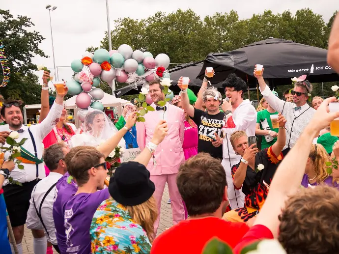 FieldGood Hockey Tournament Louvain-la-Neuve Club fieldhockey Belgique tournoi all-inclusive sport folklore animation jeu fun activité DIY