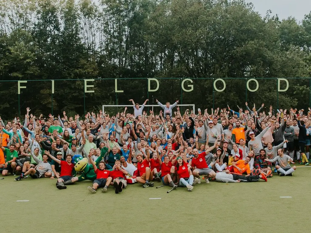 FieldGood Hockey Tournament Louvain-la-Neuve Club fieldhockey Belgique tournoi all-inclusive sport folklore bénévole volontaire aide soutien humain expérience Team Orga organisation professionnel