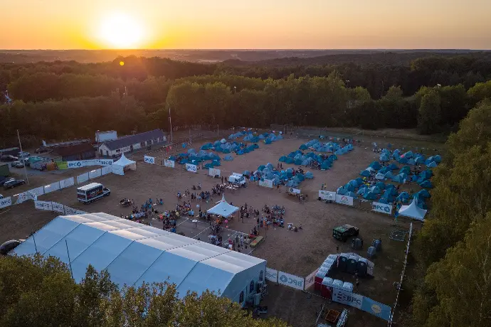 FieldGood Hockey Tournament Louvain-la-Neuve Club fieldhockey Belgique tournoi all-inclusive sport folklore camping village tente glamping salon festival